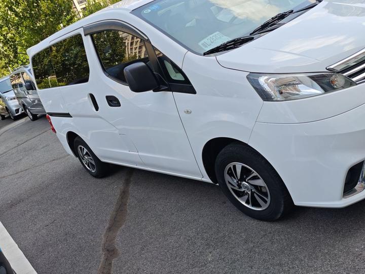 NV200 2016 Facelift 1.6L CVT Luxury photo 3