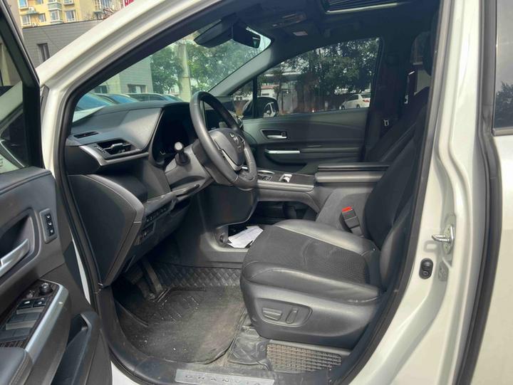 Granvia 2024 2.5L Hybrid Premium PLUS photo 7