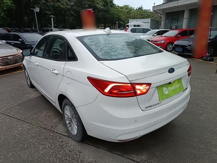 Escort 2017 1.5L AT Comfort photo 4