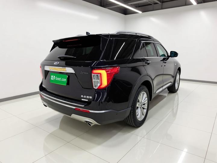 Explorer 2020 EcoBoost 285 AWD Titanium 6-Seater photo 4