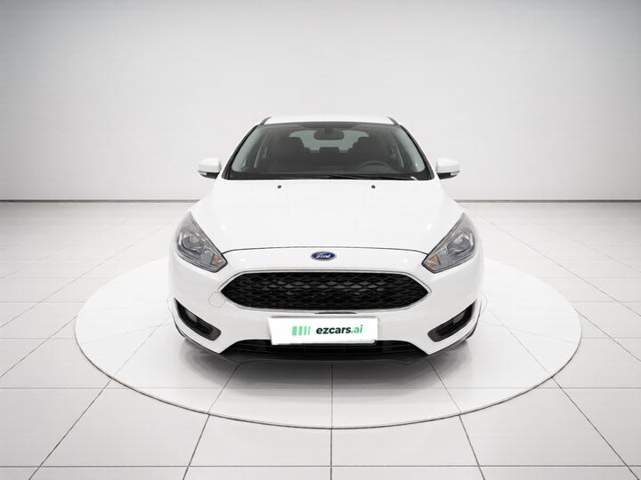 Focus 2015 Hatchback 1.6L AT Comfort photo 2