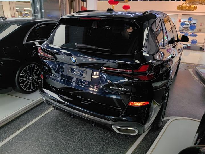 X5 2023 xDrive 30Li Exclusive M M Sport Night Package photo 4