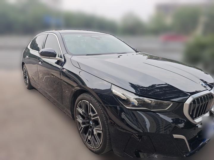 5 Series 2024 530Li Exclusive M Sport Package photo 3