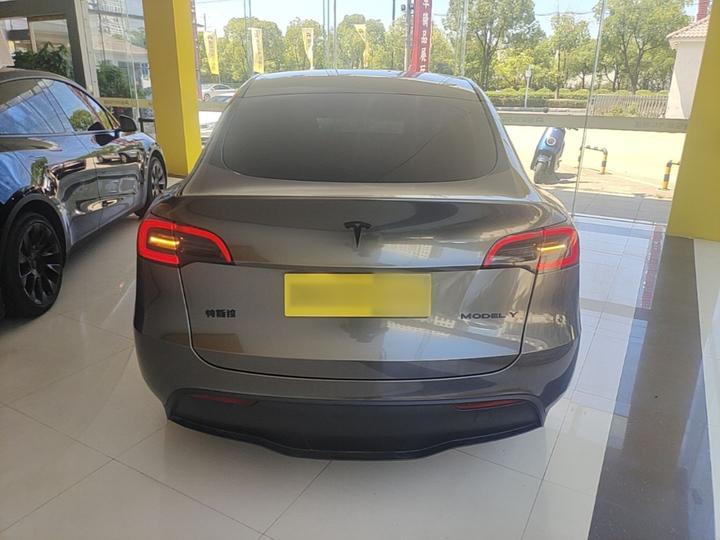 Model Y 2022 Facelift RWD photo 3