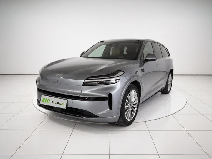 L90 2025 Ultra 6-Seater 60