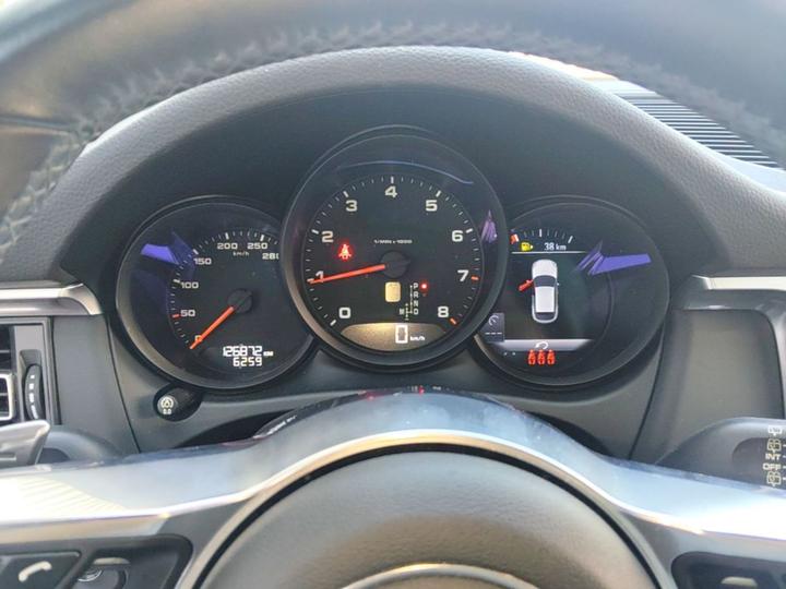 2018 Macan 2.0T photo 7