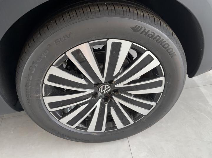2025 330TSI Elite photo 4