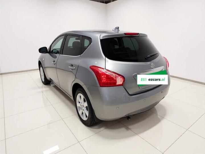 Tiida 2011 1.6L CVT Comfort photo 4