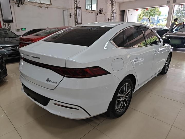 Qin PLUS 2021 EV 500KM Luxury photo 6