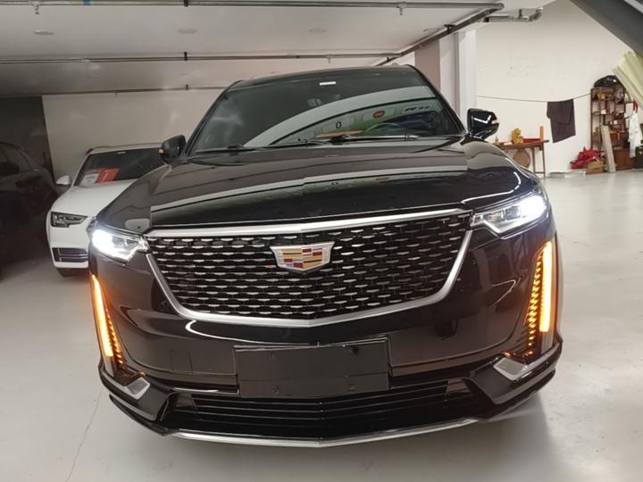 XT6 2022 2.0T 6-Seater AWD Luxury photo 2