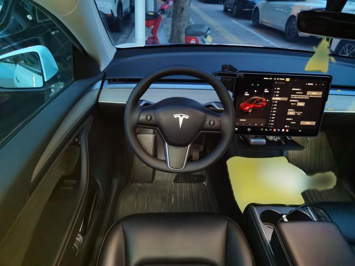 Model Y 2022 Facelift RWD photo 3