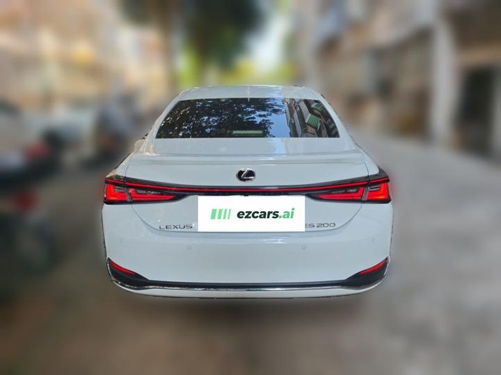 ES 2025 200 Exclusive photo 5
