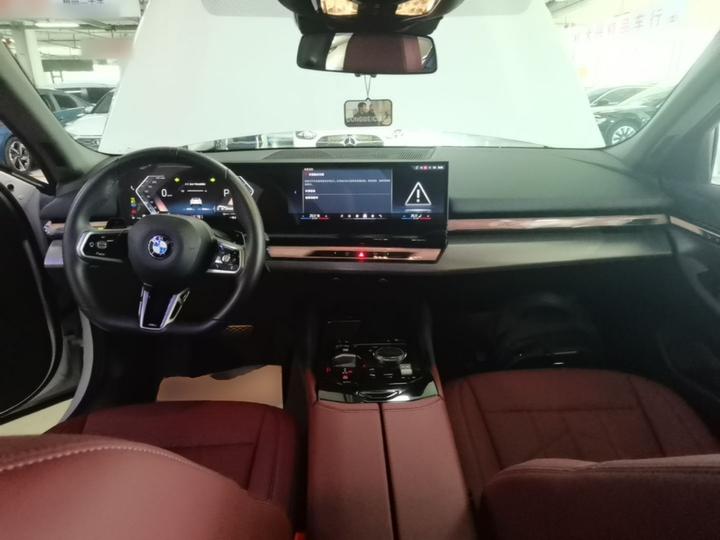 5 Series 2025 525Li M Sport Package photo 5
