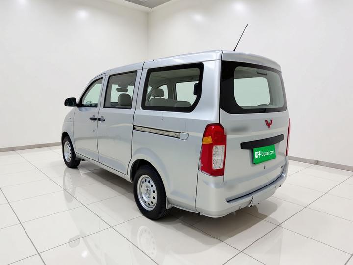 Wuling Rongguang V 2015 1.2L photo 4