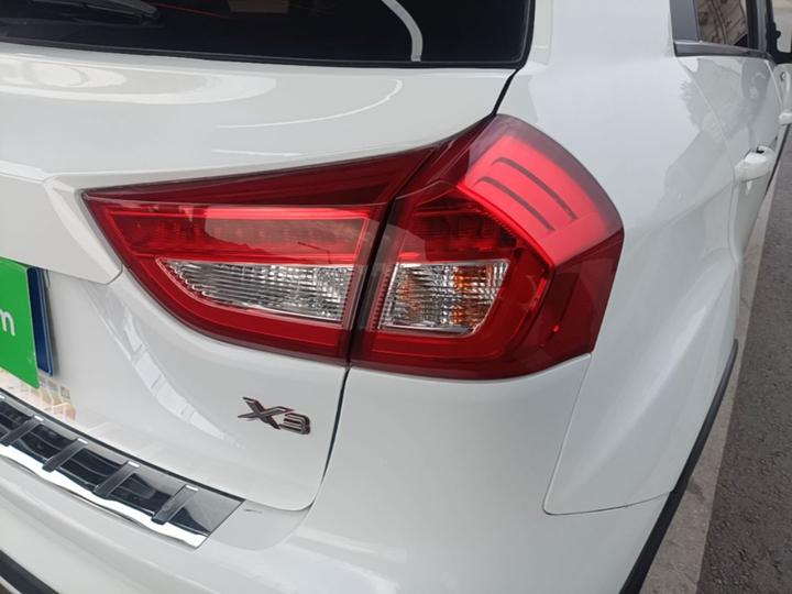 Vision X3 2017 1.5L AT Elite photo 7