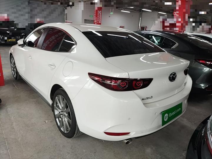 3 Axela 2023 2.0L AT photo 4