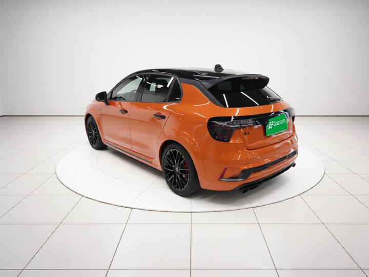 02 Hatchback 2021 2.0TD Halo photo 4