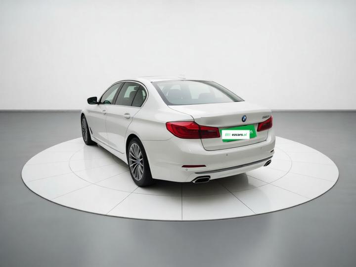 5 Series EV 2020 Upgraded 530Le Luxury photo 4