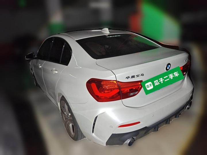1 Series 2019 120i Leading M Sport Package photo 4
