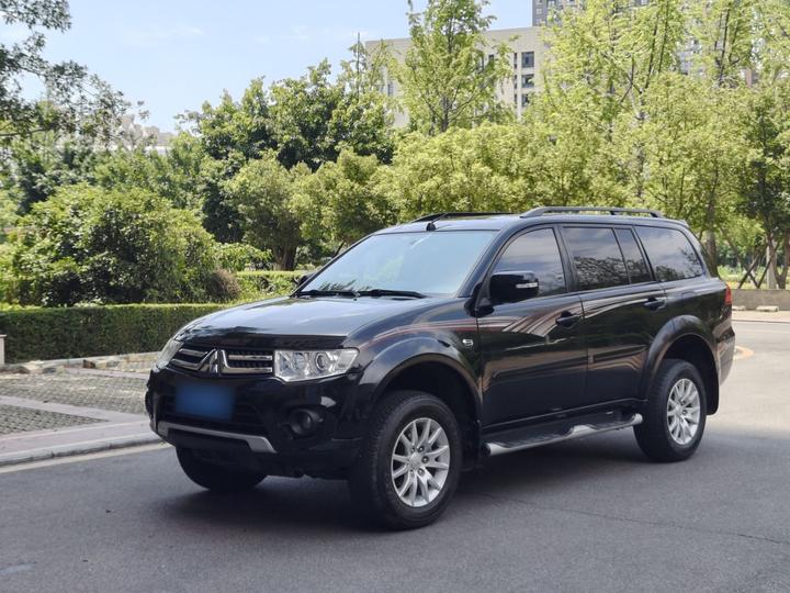 Pajero 2013 3.0L AT RWD Luxury