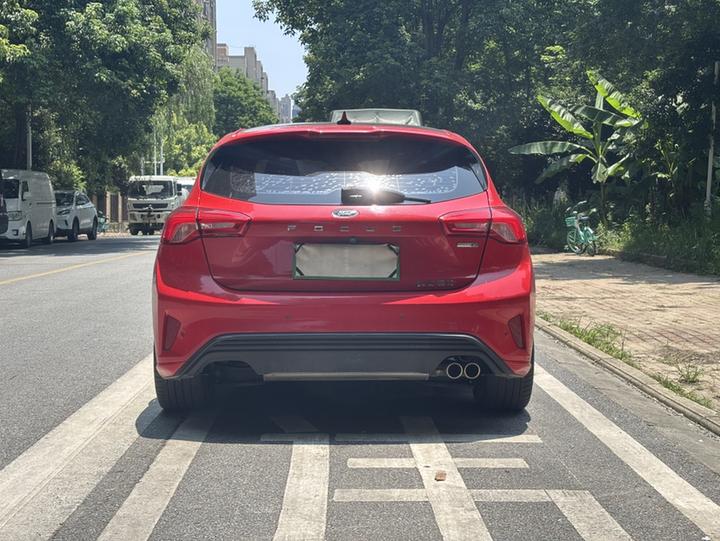 Focus 2020 Hatchback EcoBoost 180 AT ST Line photo 2