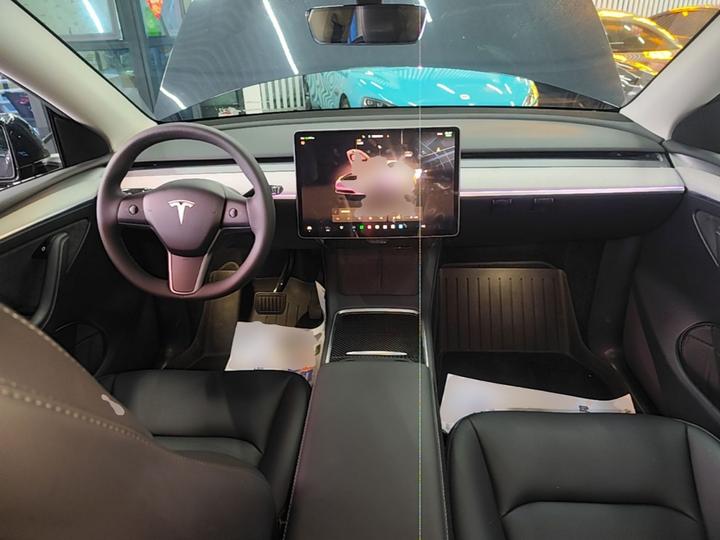 Model Y 2024 RWD photo 5