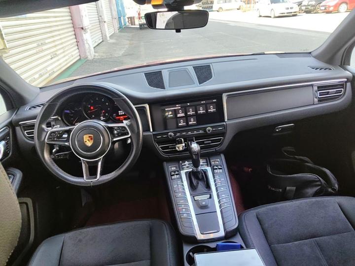 2018 Macan 2.0T photo 5