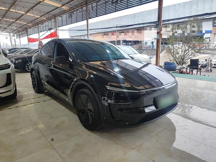Model Y 2025 RWD photo 3