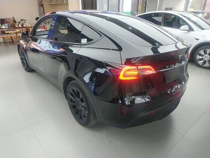 Model Y 2022 Facelift RWD photo 4