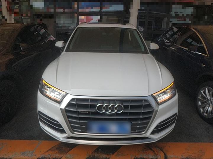 Q5L 2020 45 TFSI Exclusive Fashion photo 2