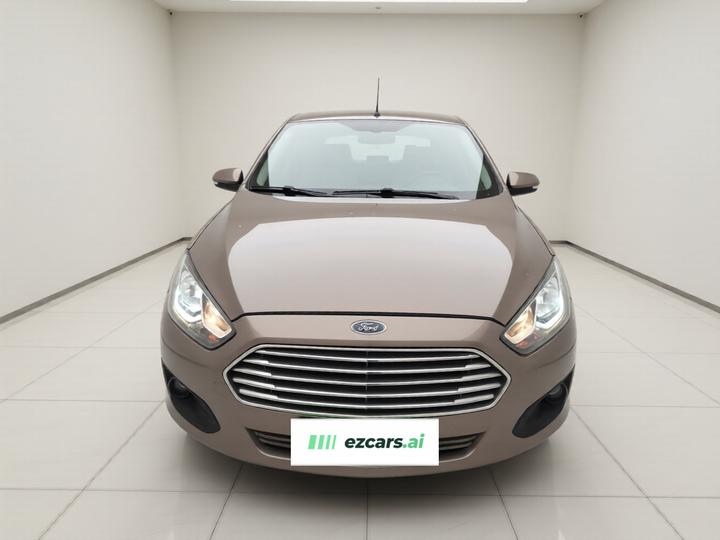 Escort 2015 1.5L MT Comfort photo 2