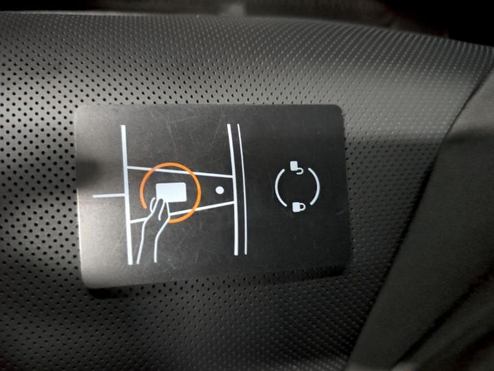 Model 3 2023 RWD photo 8