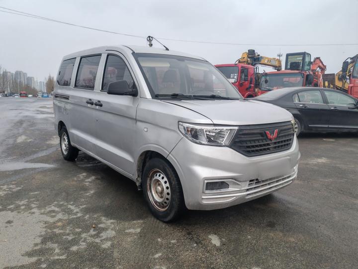 Wuling Hongguang V 2022 1.5L LAR