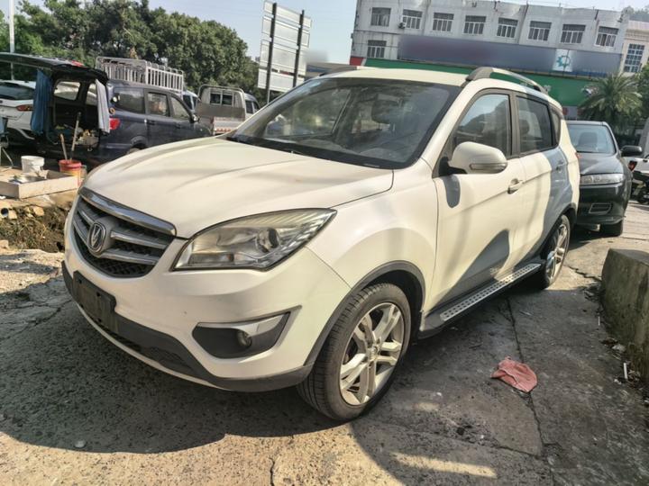 CS35 2015 1.6L MT Luxury China V