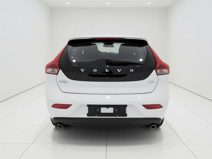 V40 2017 T3 photo 3