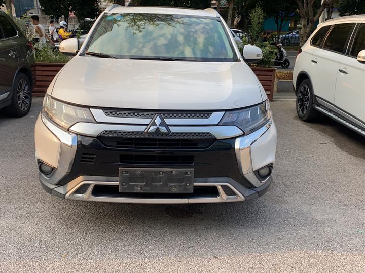 Outlander 2019 2.4L AWD Enjoy 5-Seater China V photo 2
