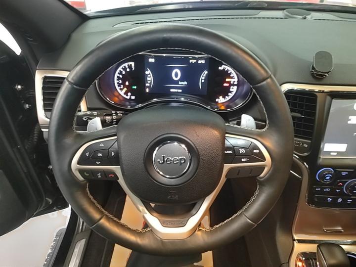 Grand Cherokee Imported 2016 3.0L Elite photo 6