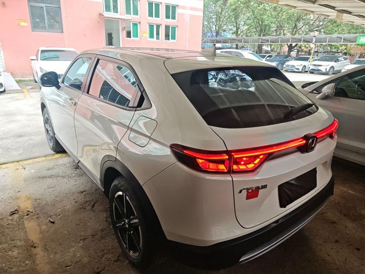 Vezel 2023 1.5L CVT Tech photo 4