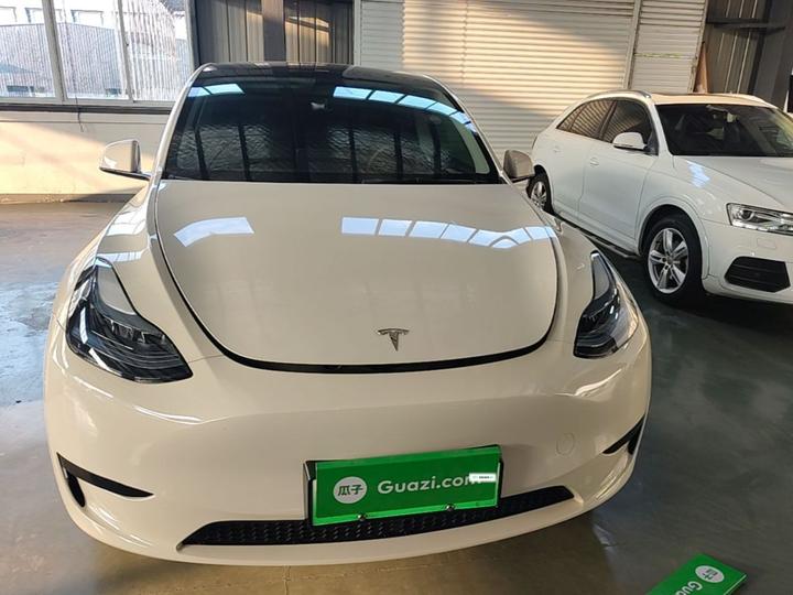 Model Y 2024 RWD photo 2