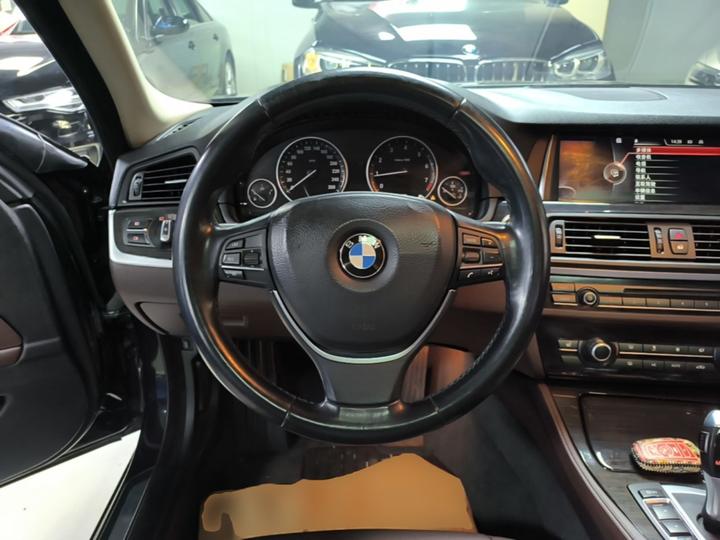 5 Series 2014 525Li Luxury Design Package photo 6