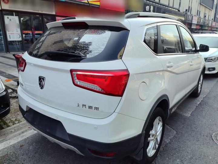 560 2015 1.8L MT Comfort photo 6