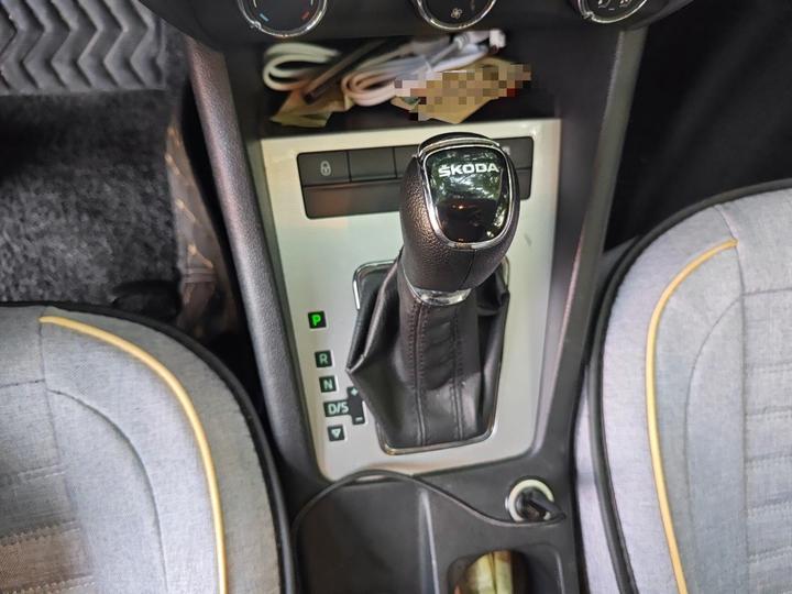 Octavia 2017 1.6L AT photo 6