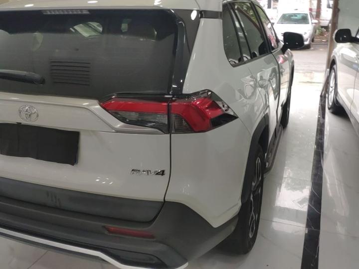 RAV4 2020 2.0L CVT RWD Premium photo 7