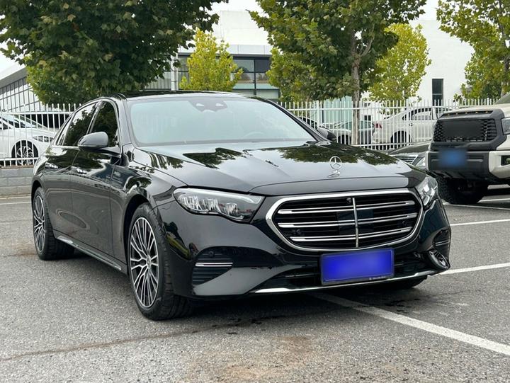 E-Class 2024 E 300 L Luxury photo 3