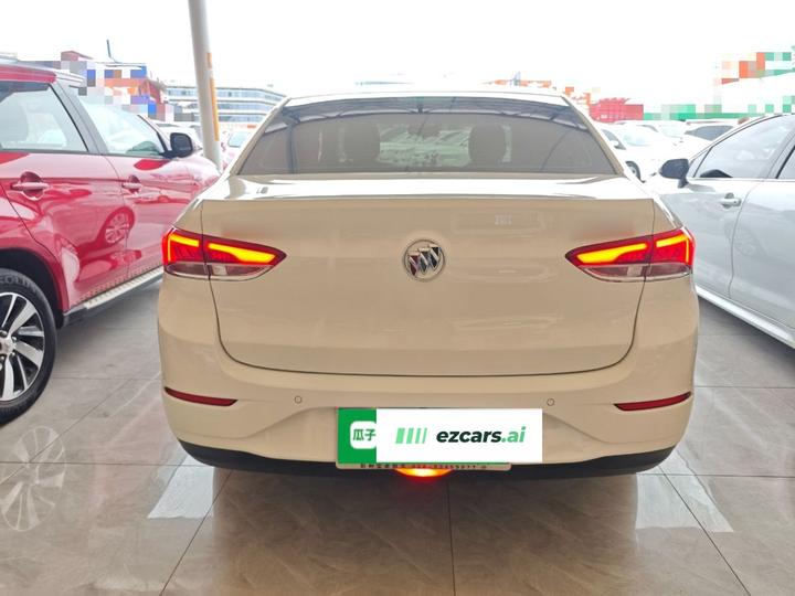 Excelle 2021 Facelift Classic 1.5L AT Elite photo 3