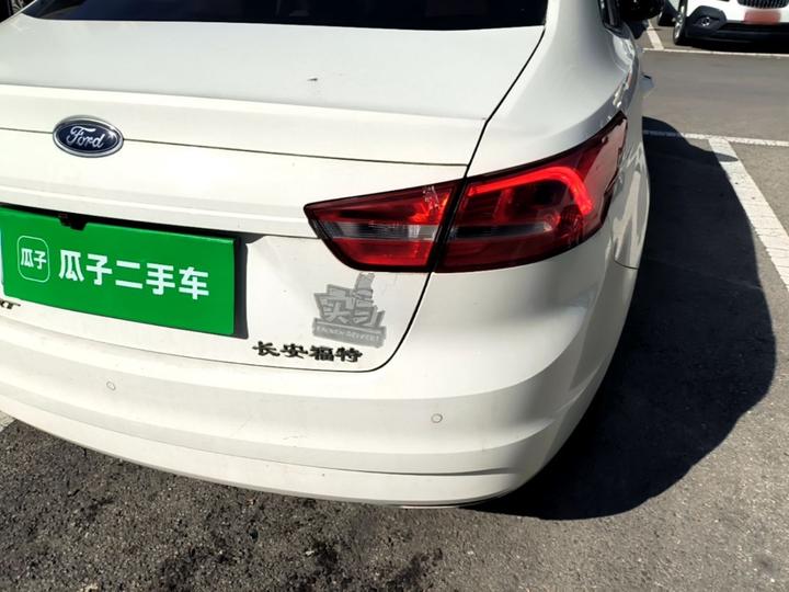 Escort 2017 Facelift 1.5L AT Comfort photo 7