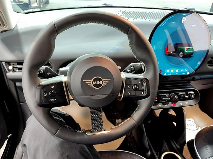 MINI COOPER 2026 466km COOPER E Classic photo 6