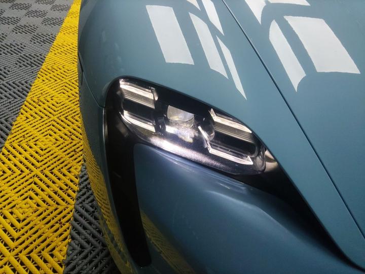 2022 Facelift Taycan photo 7