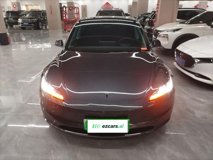 Model 3 2023 RWD photo 2