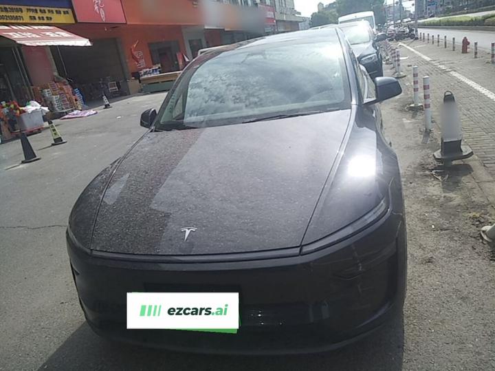 Model Y 2025 RWD photo 2